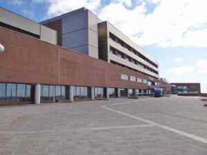 Triple colisión provocada por chofer ebrio termina en violenta golpiza y dos detenidos en el centro de Punta Arenas