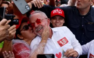Lula da Silva es reelecto presidente de Brasil tras vencer a Flávio Bolsonaro en balotaje